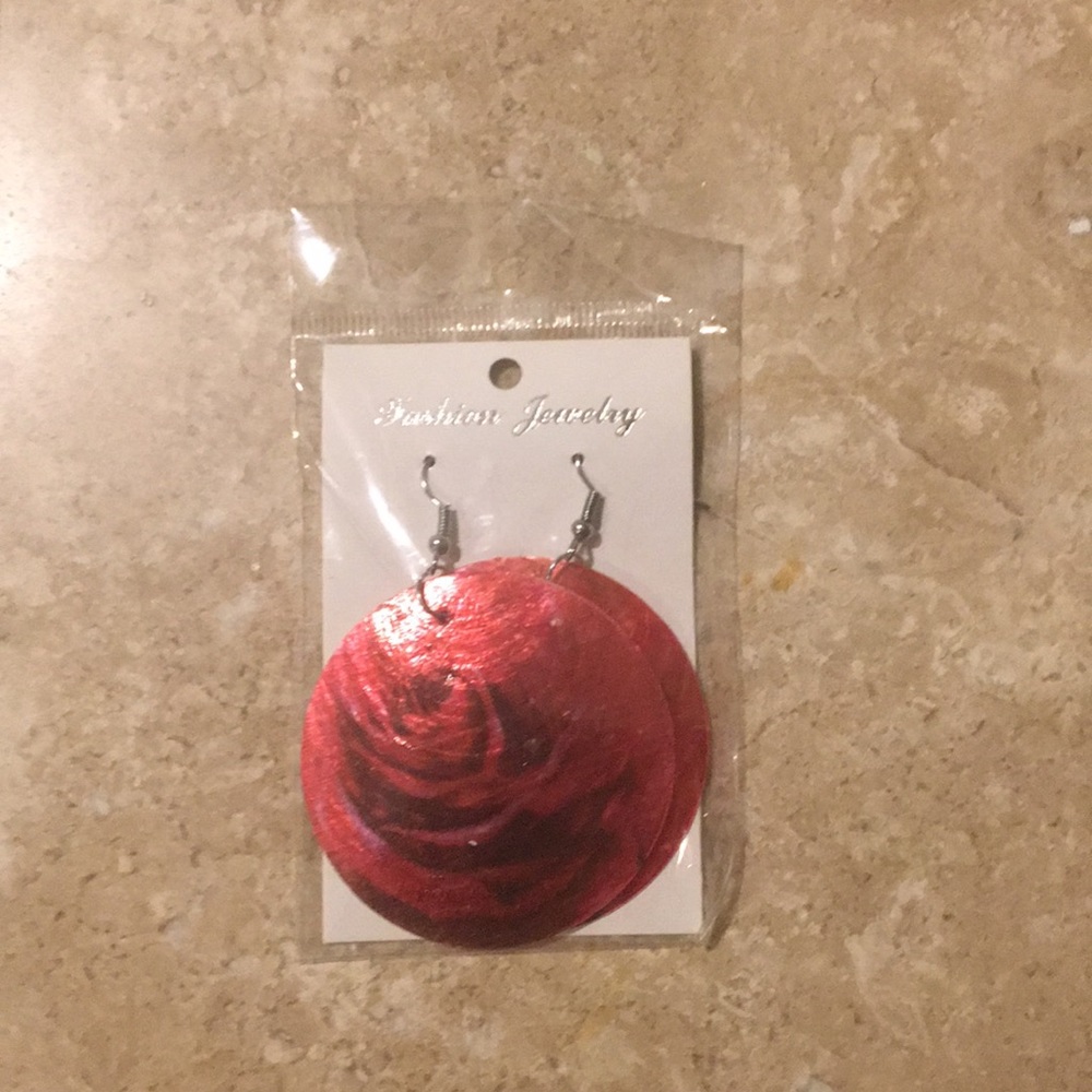 Red Earrings - Shell